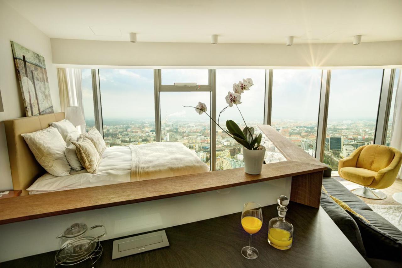 Sky Tower Apartment *