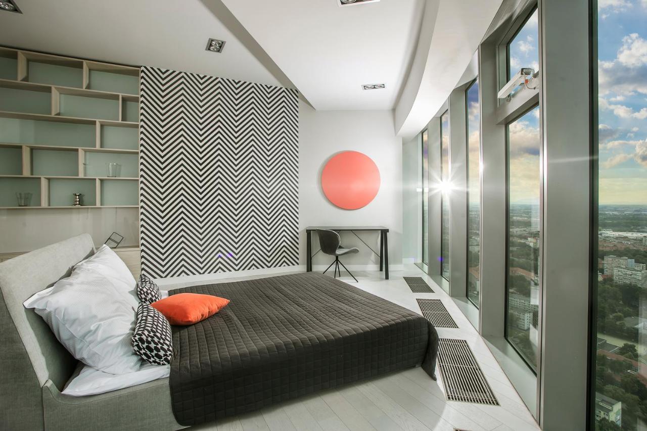 Sky Tower Apartment *