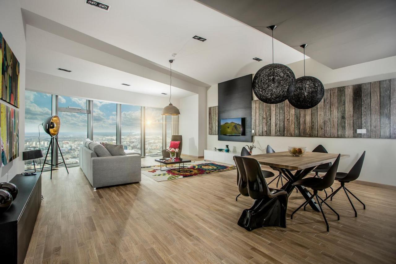 Sky Tower Apartment *